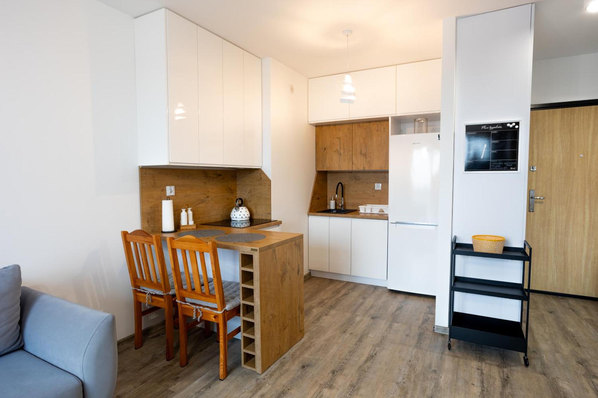 Sunny Five Apartment *